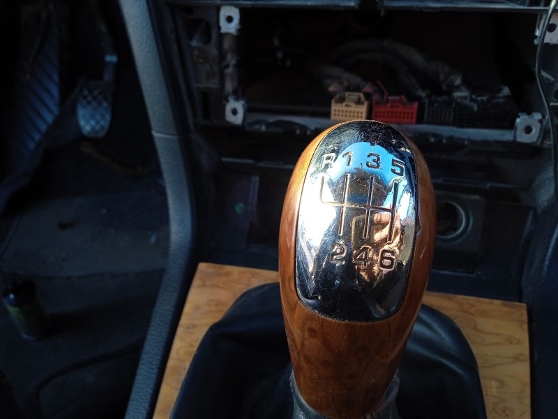 Recambio de guarnecidos palanca cambio para skoda superb i (3u4) 2.0 tdi referencia OEM IAM 3U0711113  