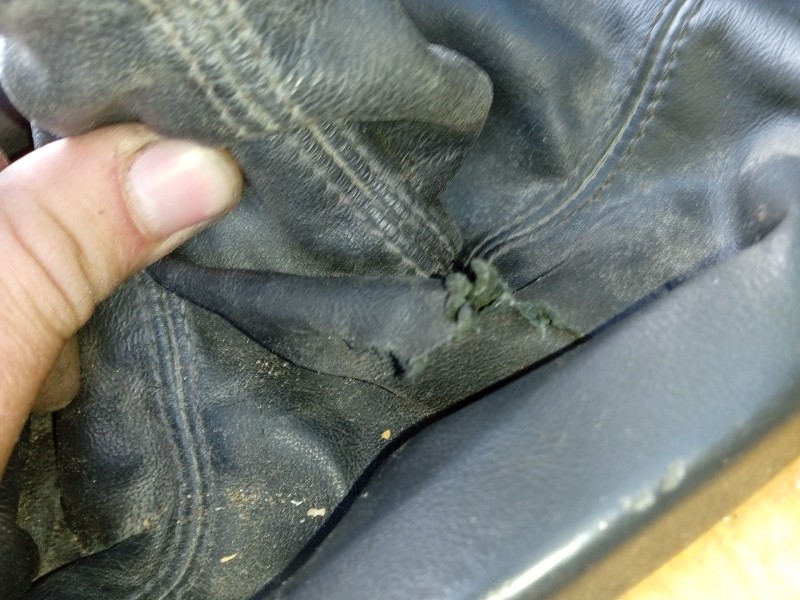 Recambio de guarnecidos palanca cambio para skoda superb i (3u4) 2.0 tdi referencia OEM IAM 3U0711113  