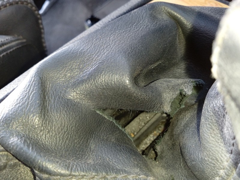 Recambio de guarnecidos palanca cambio para skoda superb i (3u4) 2.0 tdi referencia OEM IAM 3U0711113  