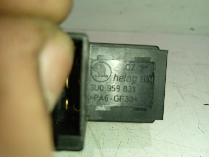Recambio de interruptor para skoda superb i (3u4) 2.0 tdi referencia OEM IAM 3U0959831  