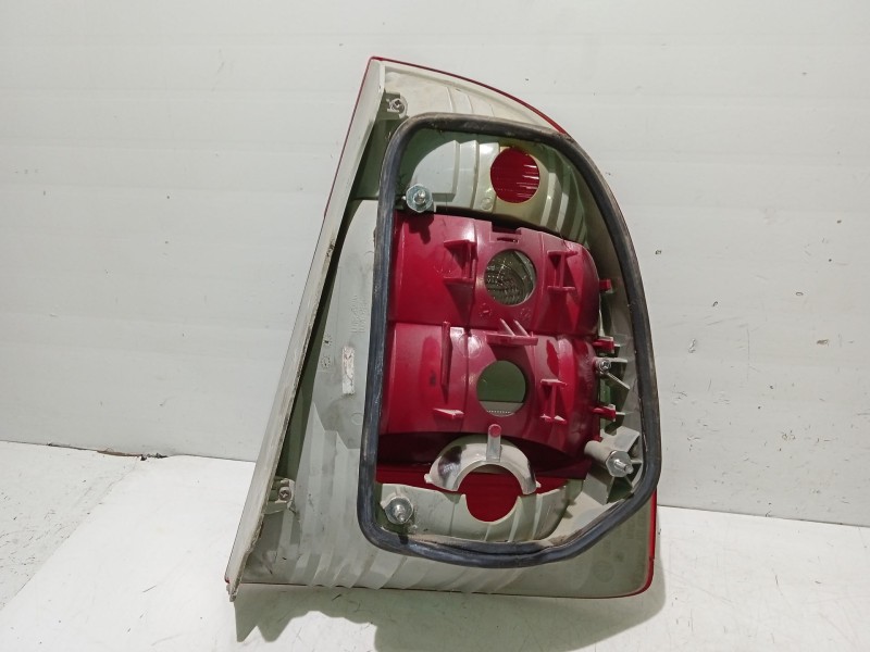 Recambio de piloto trasero izquierdo para skoda superb i (3u4) 2.0 tdi referencia OEM IAM 3U5945111A  