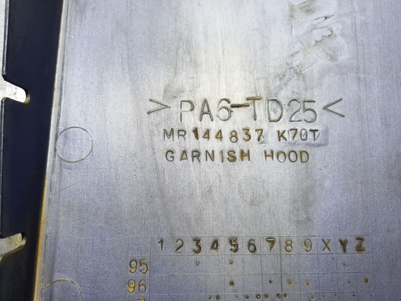 Recambio de moldura para mitsubishi l 200 (k6/7) 2.5 turbodiesel referencia OEM IAM 144837  