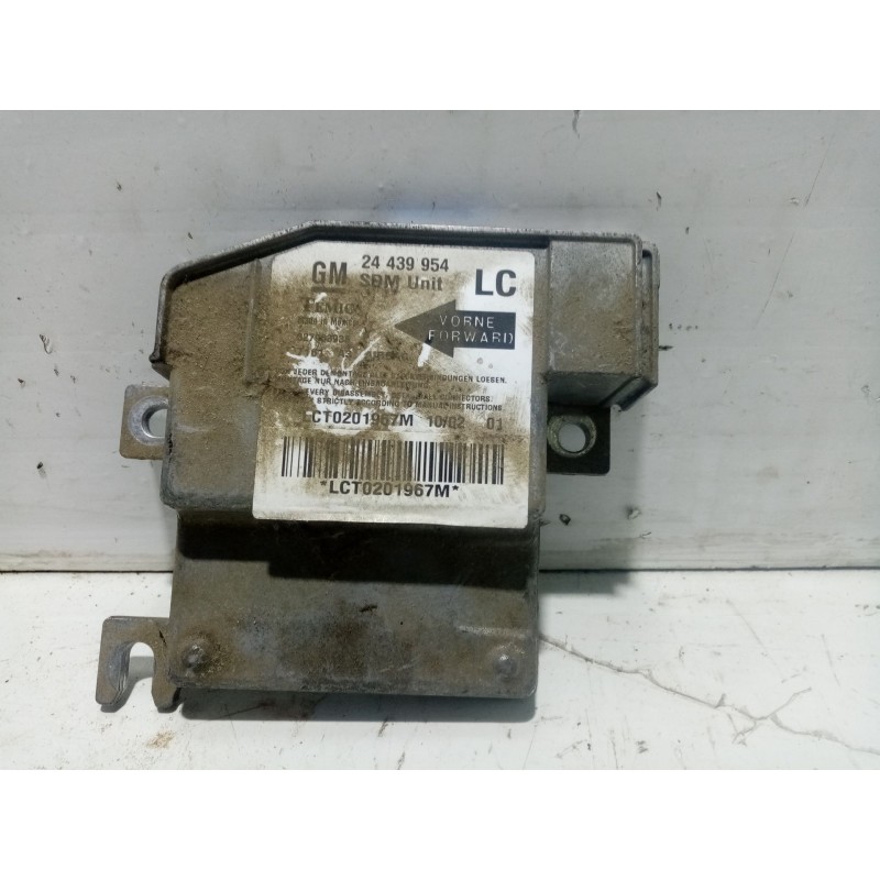 Recambio de centralita airbag para opel corsa c referencia OEM IAM 24439954  