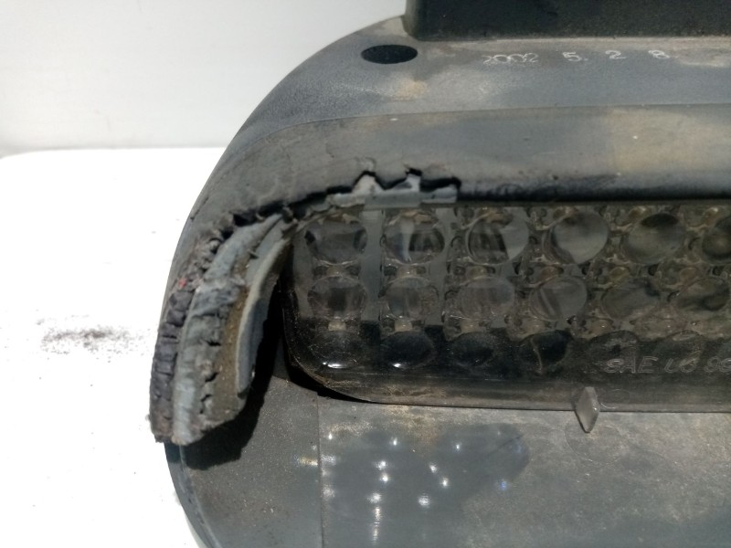 Recambio de luz central de freno para hyundai santa fe (sm) referencia OEM IAM 2002528  