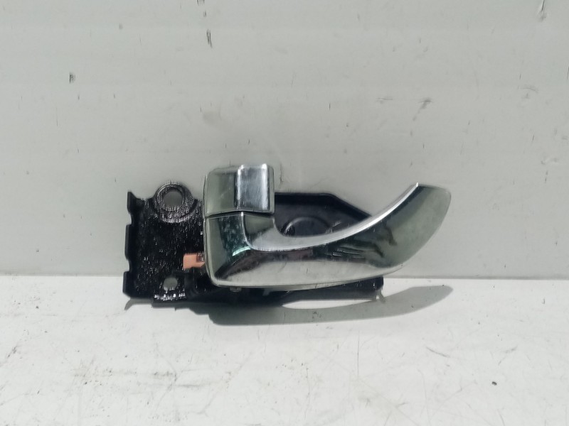 Recambio de maneta interior delantera izquierda para hyundai santa fe (sm) referencia OEM IAM 8261026010  