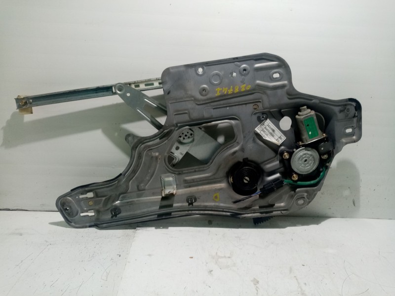 Recambio de elevalunas delantero izquierdo para hyundai santa fe (sm) referencia OEM IAM 8240526000  