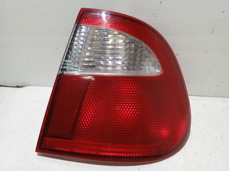 Recambio de piloto trasero derecho para seat cordoba vario (6k5) 1.9 sdi referencia OEM IAM 6K5945112F 6K5945112D 