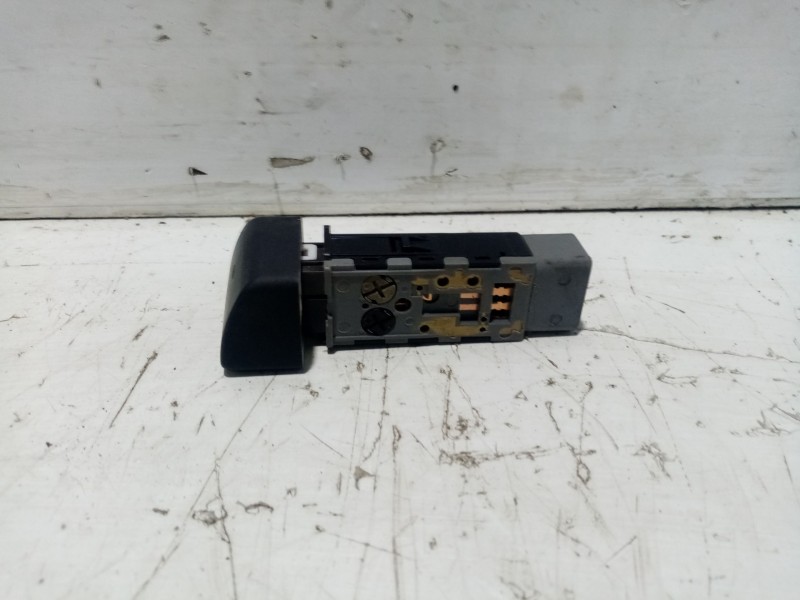 Recambio de interruptor para hyundai santa fe (sm) referencia OEM IAM 9373026500  