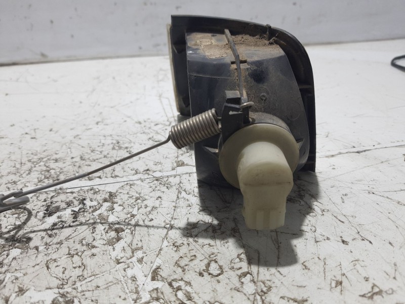 Recambio de piloto delantero derecho para seat toledo toledo 1.8 cl referencia OEM IAM 961592  