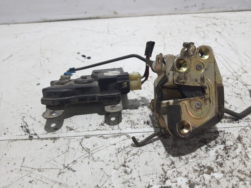 Recambio de cerradura puerta delantera izquierda para hyundai h 1 2.5 diesel referencia OEM IAM 814714A000  