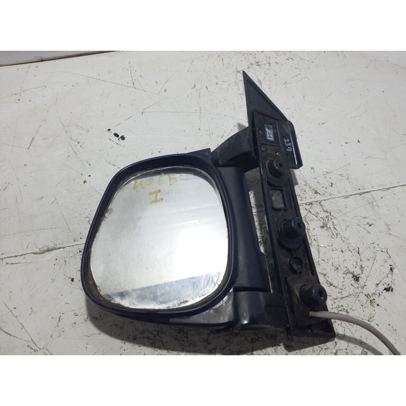 Recambio de retrovisor izquierdo para hyundai h 1 2.5 diesel referencia OEM IAM 876104A400  