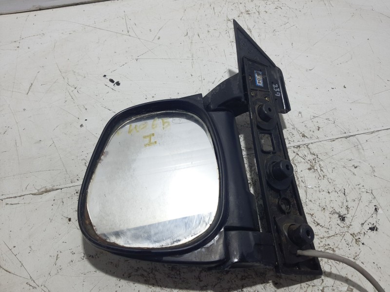 Recambio de retrovisor izquierdo para hyundai h 1 2.5 diesel referencia OEM IAM 876104A400  