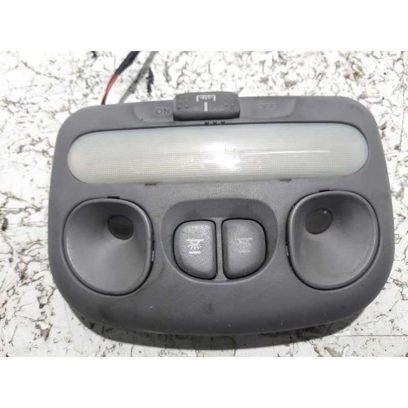 Recambio de luz interior para hyundai h 1 2.5 diesel referencia OEM IAM 928004A100  