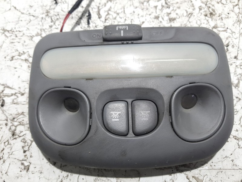 Recambio de luz interior para hyundai h 1 2.5 diesel referencia OEM IAM 928004A100  