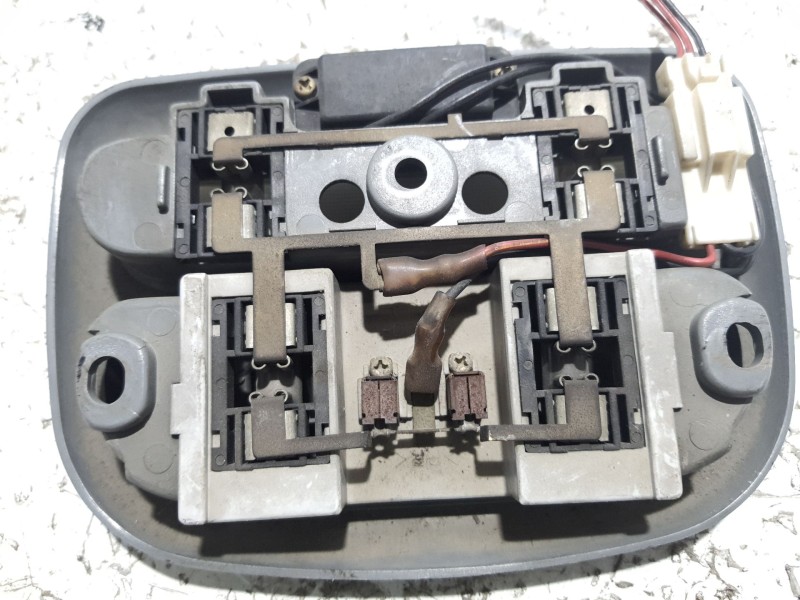 Recambio de luz interior para hyundai h 1 2.5 diesel referencia OEM IAM 928004A100  