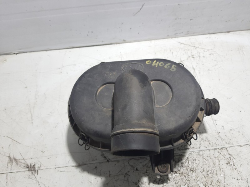Recambio de caja filtro de aire para hyundai h 1 2.5 diesel referencia OEM IAM 281124A002  