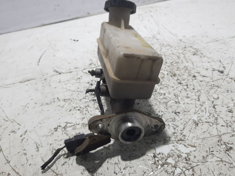 Recambio de bomba freno para hyundai h 1 2.5 diesel referencia OEM IAM 591404A001  