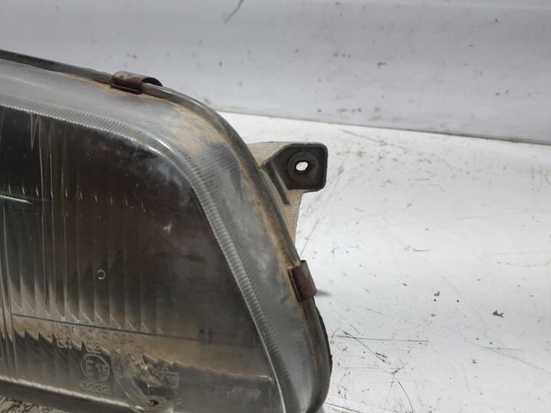 Recambio de faro derecho para hyundai h 1 2.5 diesel referencia OEM IAM 921044A510  