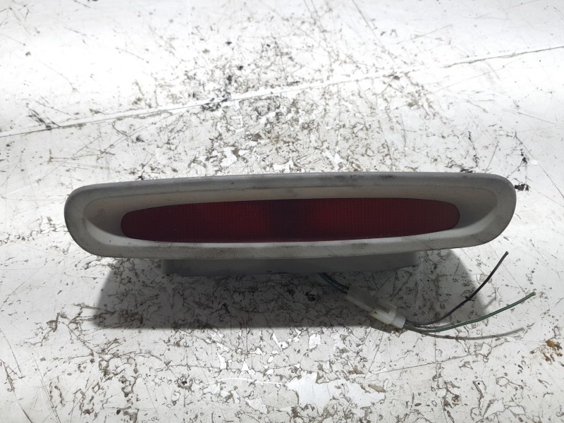 Recambio de luz central de freno para hyundai h 1 2.5 diesel referencia OEM IAM 927504A0  