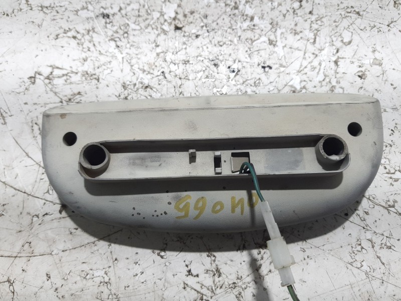 Recambio de luz central de freno para hyundai h 1 2.5 diesel referencia OEM IAM 927504A0  