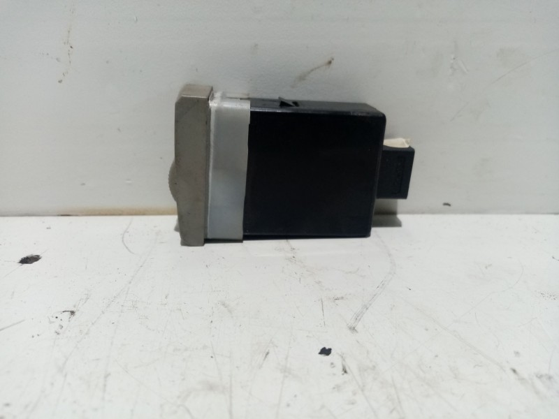 Recambio de mando luces para kia cerato 1.6 cat referencia OEM IAM 3410017M01  