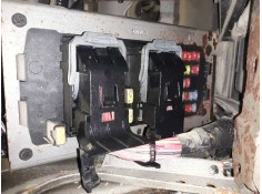 Recambio de caja reles / fusibles para jeep gr. cherokee (wh) 3.0 crd laredo referencia OEM IAM 04692214AB   2