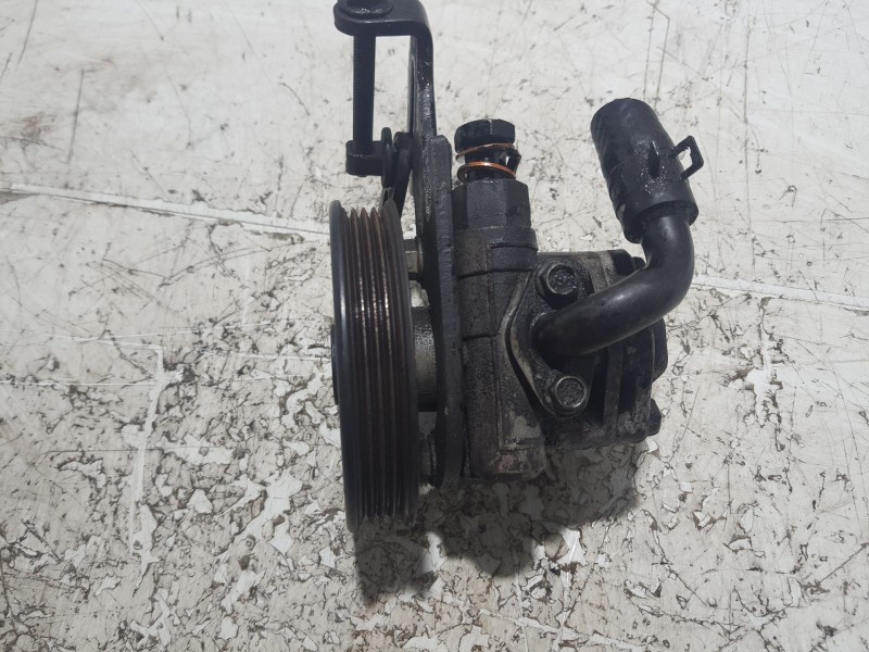 Recambio de bomba direccion para kia rio i hatchback (dc) 1.5 16v referencia OEM IAM 0K30B32650C  