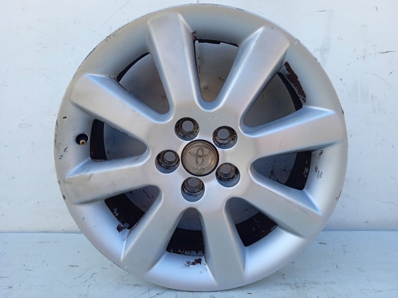 Recambio de llanta para toyota avensis (_t25_) 1.8 (zzt251_) referencia OEM IAM 4261105140 4261105240 