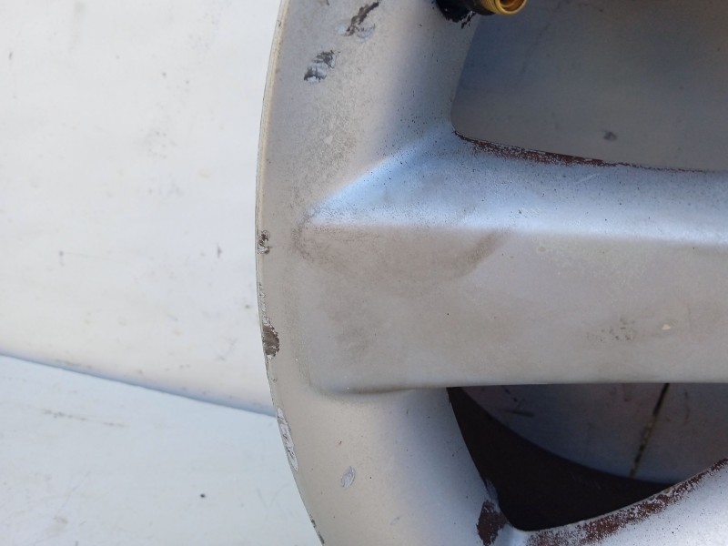 Recambio de llanta para toyota avensis (_t25_) 1.8 (zzt251_) referencia OEM IAM 4261105140 4261105240 