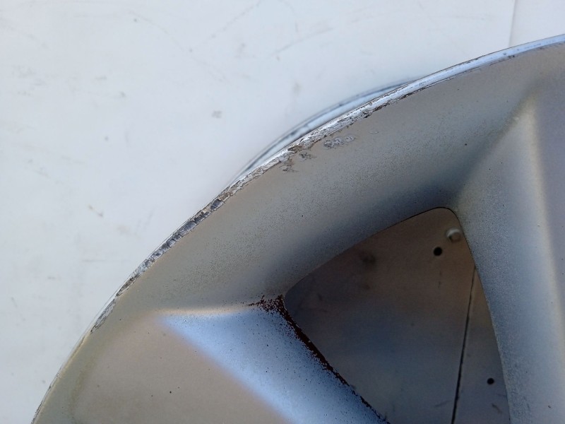 Recambio de llanta para toyota avensis (_t25_) 1.8 (zzt251_) referencia OEM IAM 4261105140 4261105240 