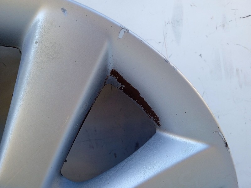 Recambio de llanta para toyota avensis (_t25_) 1.8 (zzt251_) referencia OEM IAM 4261105140 4261105240 