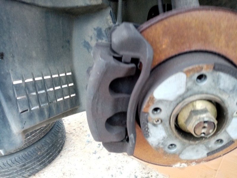 Recambio de pinza freno delantera izquierda para ssangyong rodius i 2.7 xdi referencia OEM IAM 4811021102  