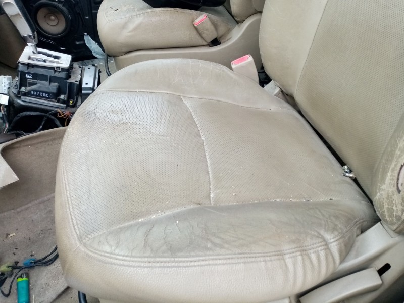 Recambio de asiento delantero izquierdo para ssangyong rodius i 2.7 xdi referencia OEM IAM 654814254  