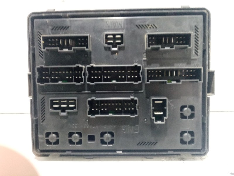 Recambio de caja reles / fusibles para ssangyong rodius i 2.7 xdi referencia OEM IAM 05C19MAK4313  