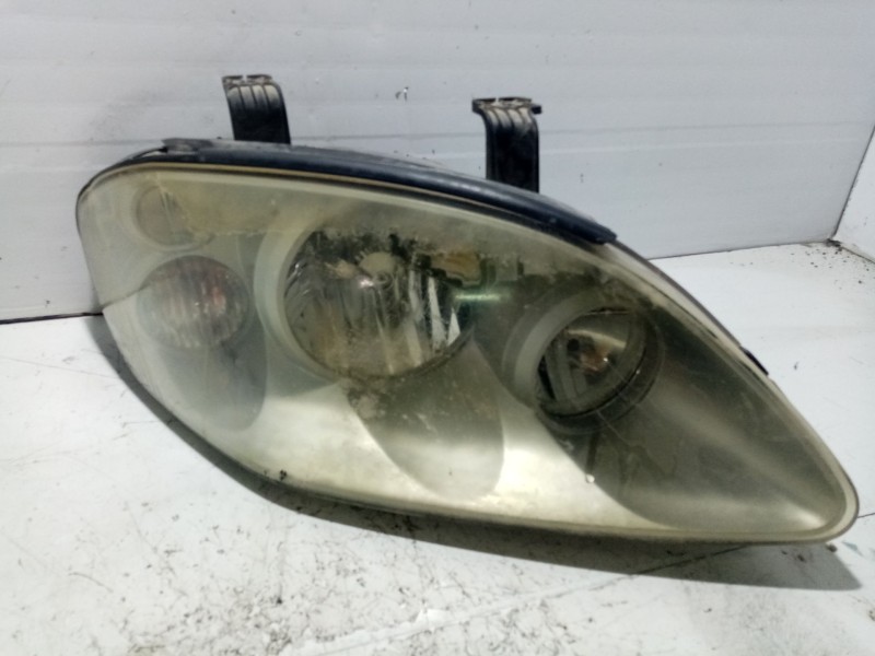 Recambio de faro derecho para ssangyong rodius i 2.7 xdi referencia OEM IAM   