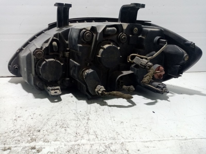 Recambio de faro derecho para ssangyong rodius i 2.7 xdi referencia OEM IAM   