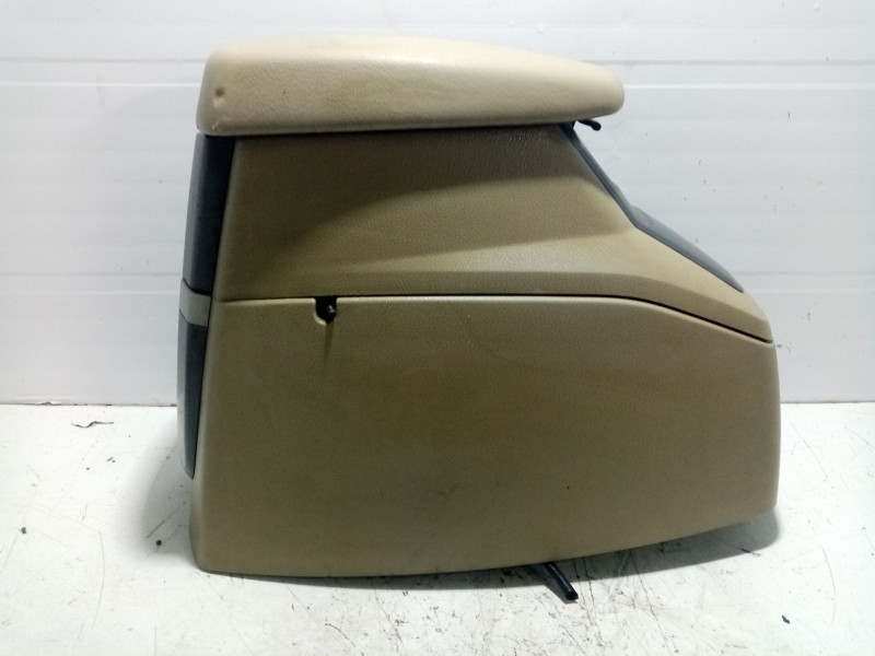 Recambio de consola central para ssangyong rodius i 2.7 xdi referencia OEM IAM 7790021261LBH  