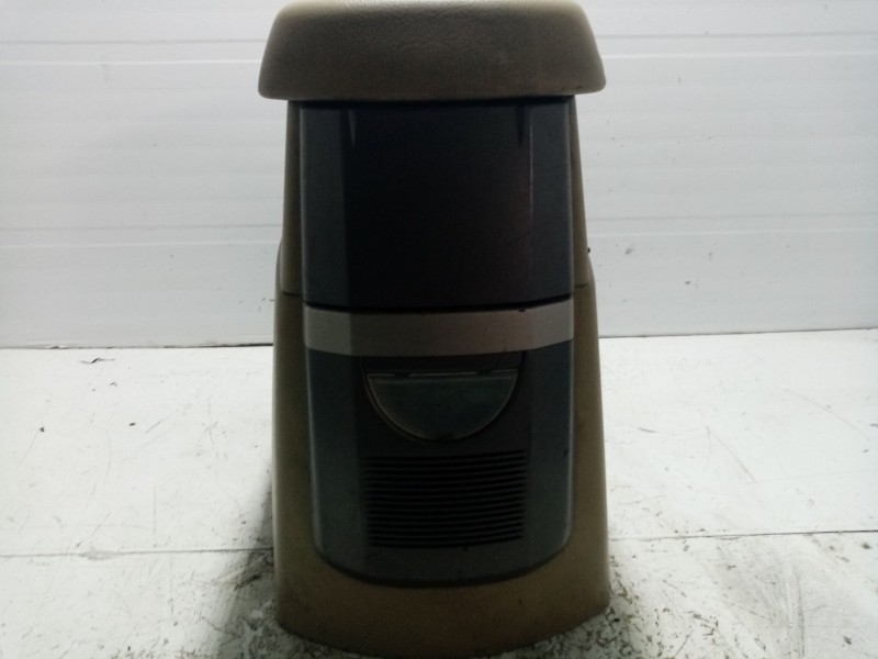 Recambio de consola central para ssangyong rodius i 2.7 xdi referencia OEM IAM 7790021261LBH  