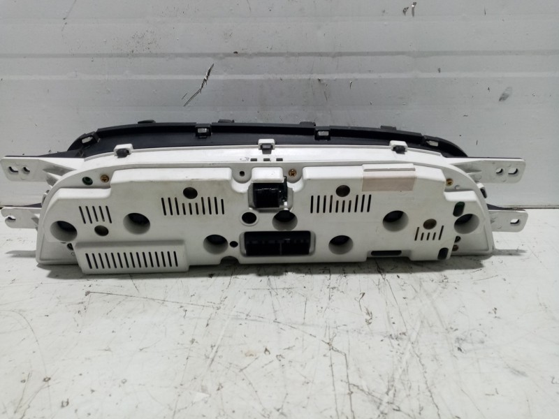Recambio de cuadro instrumentos para ssangyong rodius i 2.7 xdi referencia OEM IAM 8020021402  