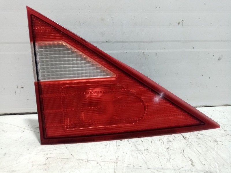 Recambio de piloto trasero izquierdo interior para ssangyong rodius i 2.7 xdi referencia OEM IAM 283858  