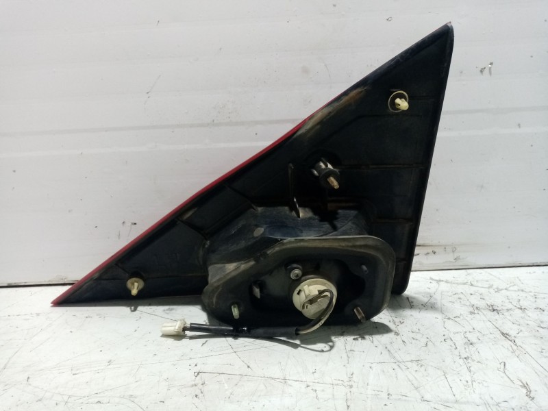 Recambio de piloto trasero izquierdo interior para ssangyong rodius i 2.7 xdi referencia OEM IAM 283858  