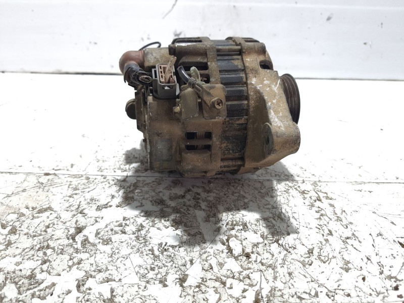 Recambio de alternador para nissan vanette cargo referencia OEM IAM 231000C000  