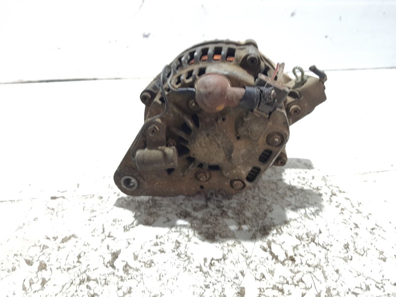Recambio de alternador para nissan vanette cargo referencia OEM IAM 231000C000  