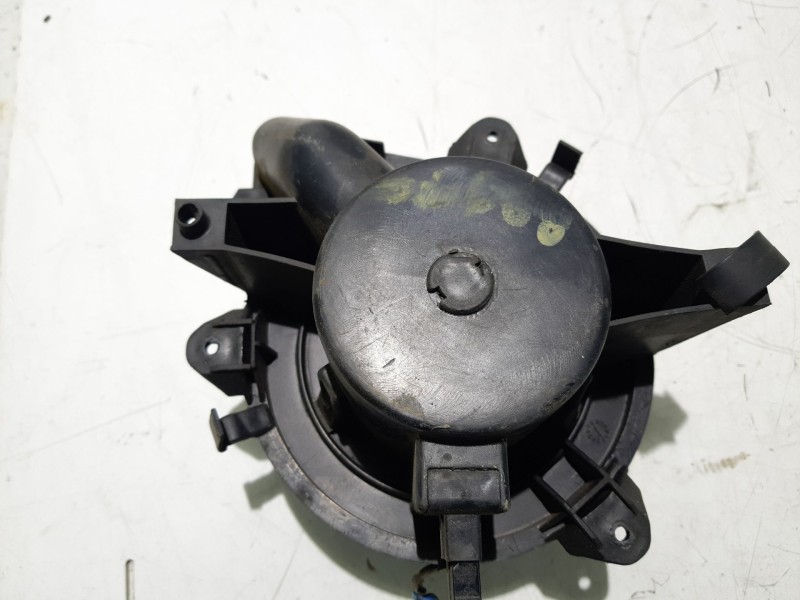 Recambio de motor calefaccion para fiat punto berlina referencia OEM IAM 46723714  