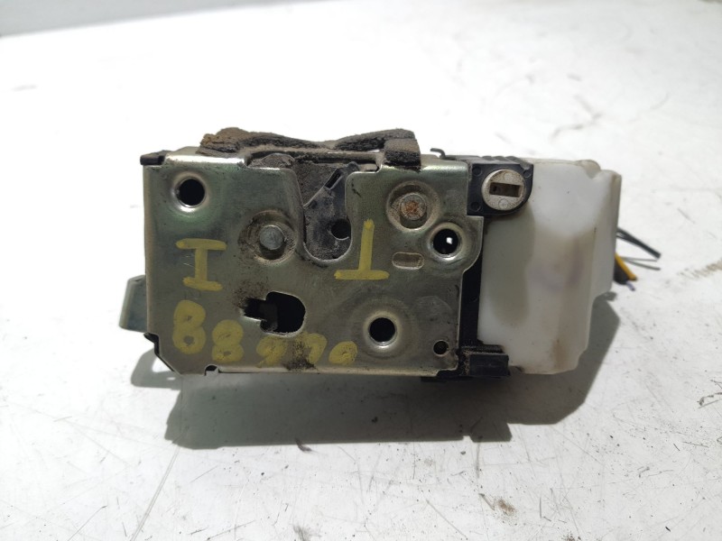 Recambio de cerradura puerta trasera izquierda para fiat punto berlina referencia OEM IAM 46536068  