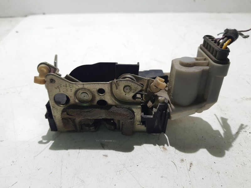 Recambio de cerradura puerta trasera izquierda para fiat punto berlina referencia OEM IAM 46536068  