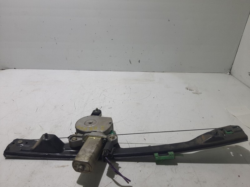 Recambio de elevalunas delantero izquierdo para fiat punto berlina referencia OEM IAM 51764550  