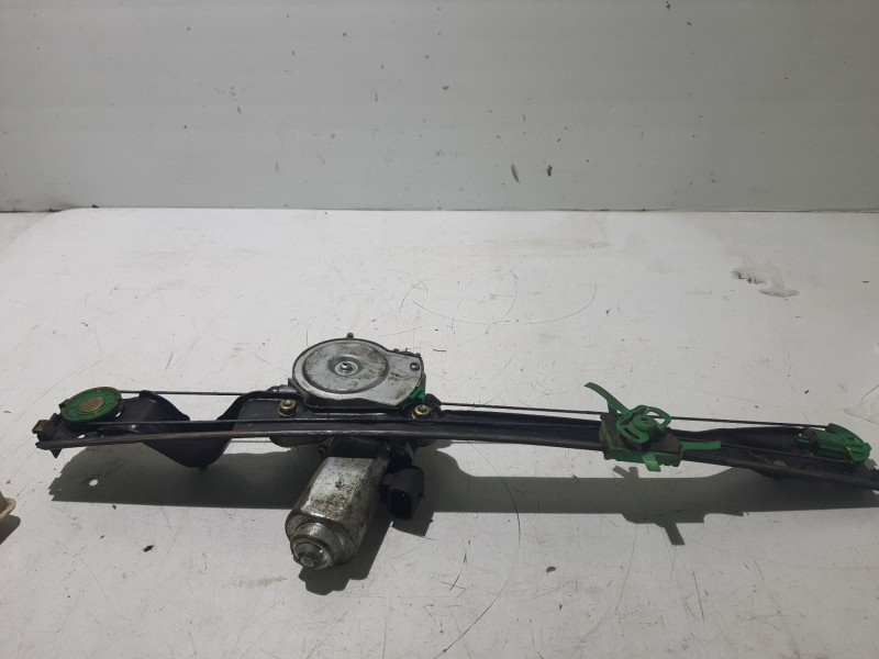 Recambio de elevalunas delantero derecho para fiat punto berlina referencia OEM IAM 51764549  