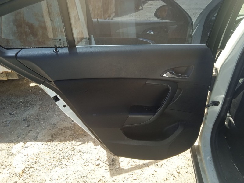 opel insignia a (g09) del año 2011