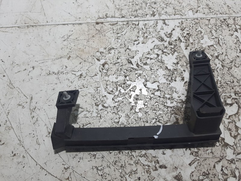 Recambio de moldura para chevrolet aveo berlina hatchback 1.2 cat referencia OEM IAM 95942469  